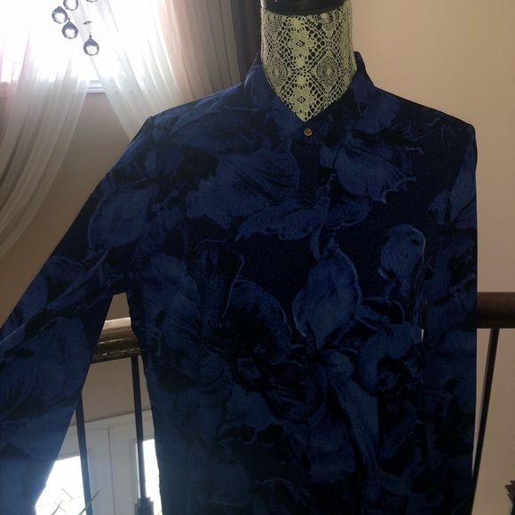 ‼️CLEARANCE SALE 
floral blouse - Picture 2 of 4